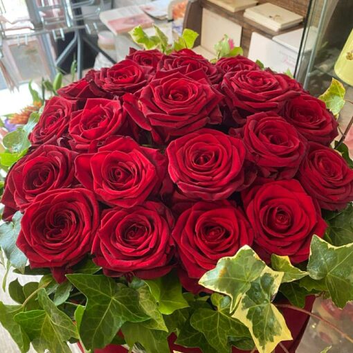 Crimson rose hatbox large